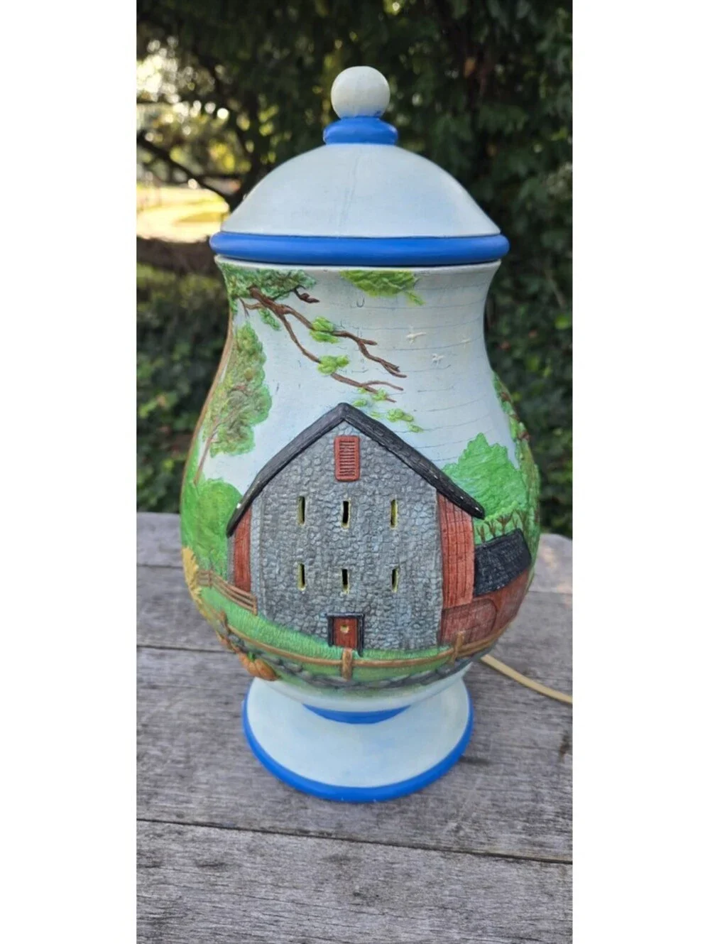 Vintage 1982 Table Lamp Ceramic Apothecary Jar Rustic Farm Barn Scene 13”TX8
